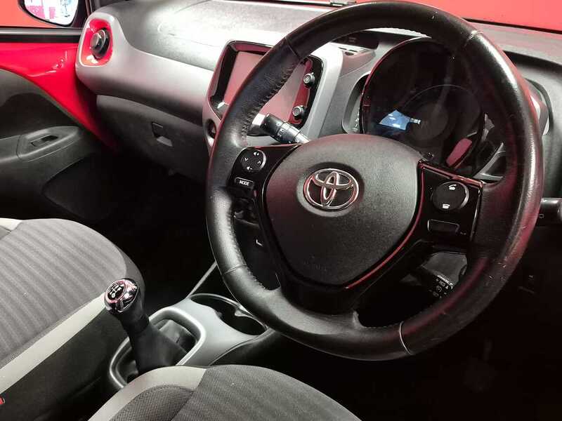 Used Toyota AYGO 2018 for sale - 76596050: Photo 10