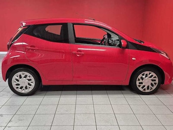 Used Toyota AYGO 2018 for sale - 76596050: Photo