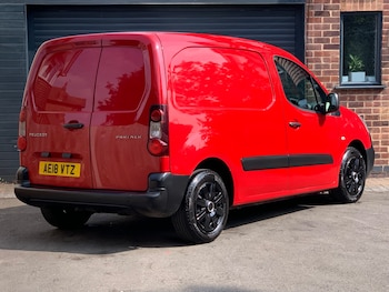 Used Peugeot Partner 2018 for sale - 79247460: Photo