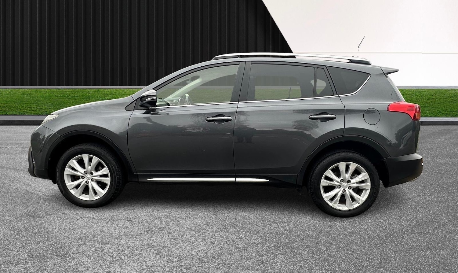 Used Toyota RAV4 2014 for sale - 76402369: Photo 4