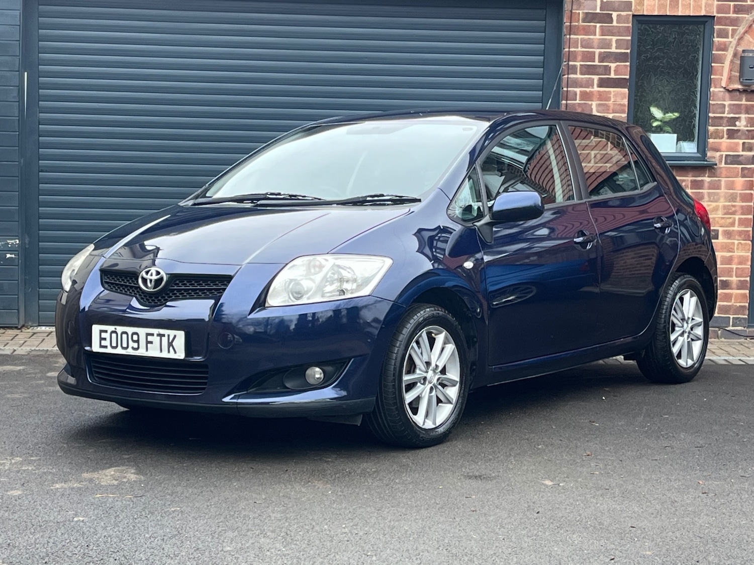 Used Toyota Auris 2009 for sale - 77340620: Photo 2