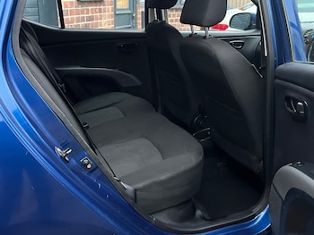 Used Hyundai i10 2011 for sale - 77423314: Photo