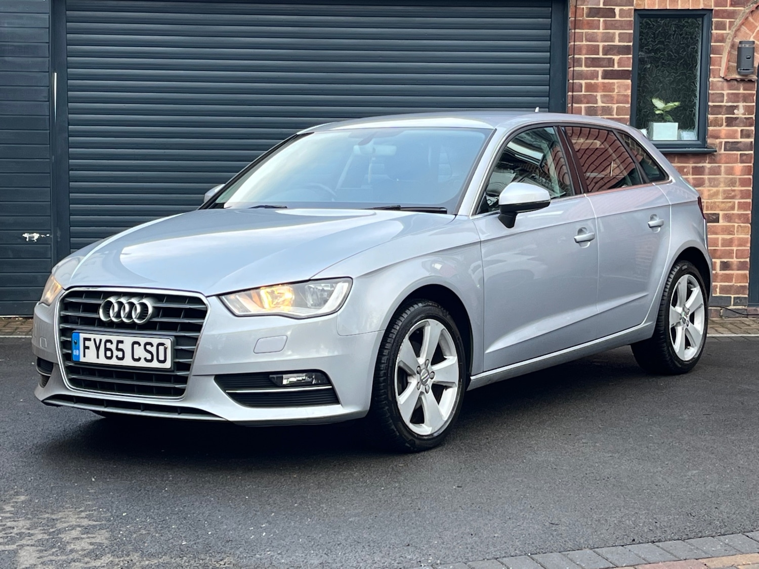 Used Audi A3 2015 for sale - 77125118: Photo 2