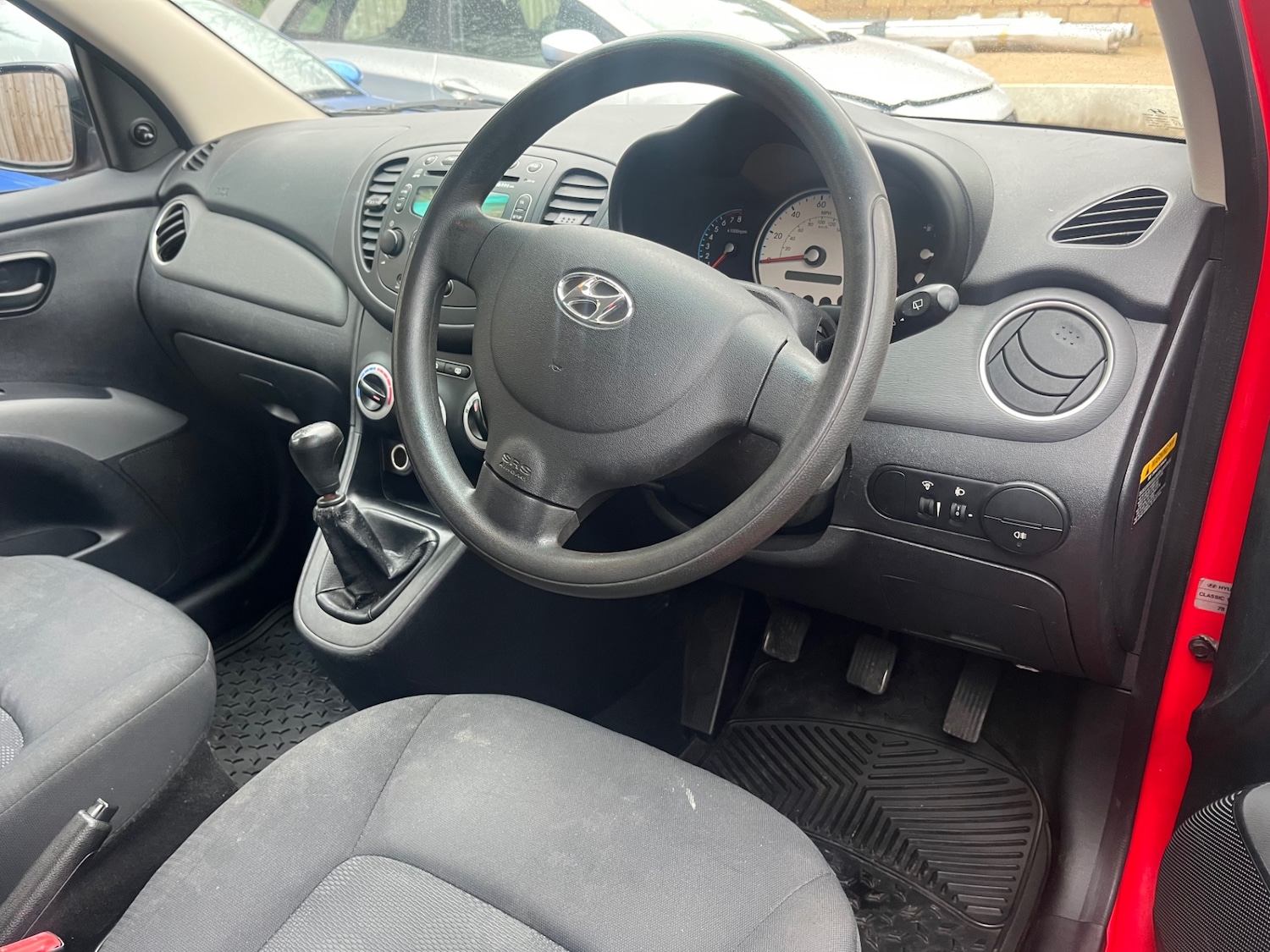 Used Hyundai i10 2011 for sale - 77168126: Photo 6