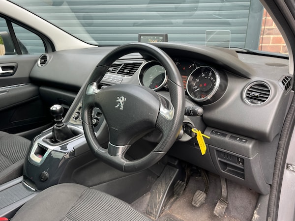 Used Peugeot 5008 2015 for sale - 76287720: Photo 6