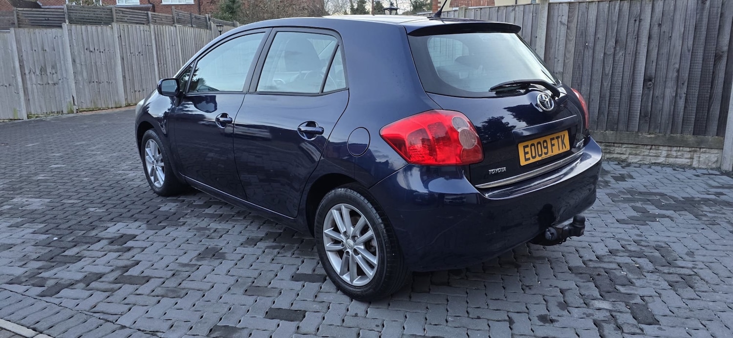 Used Toyota Auris 2009 for sale - 77310527: Photo 2