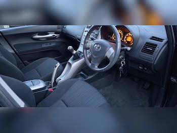 Used Toyota Auris 2009 for sale - 77310527: Photo