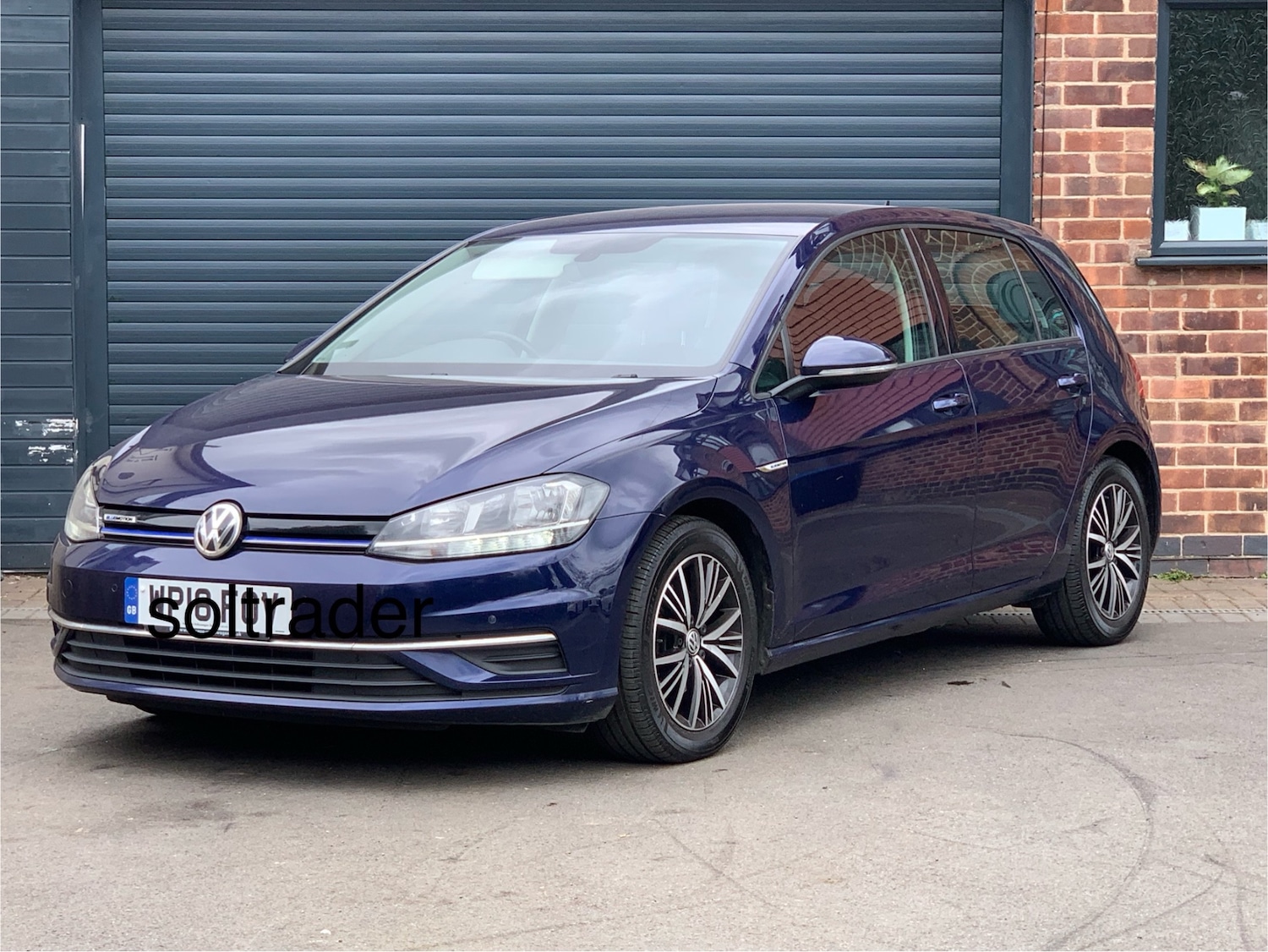 Used Volkswagen Golf 2018 for sale - 78202308: Photo 2