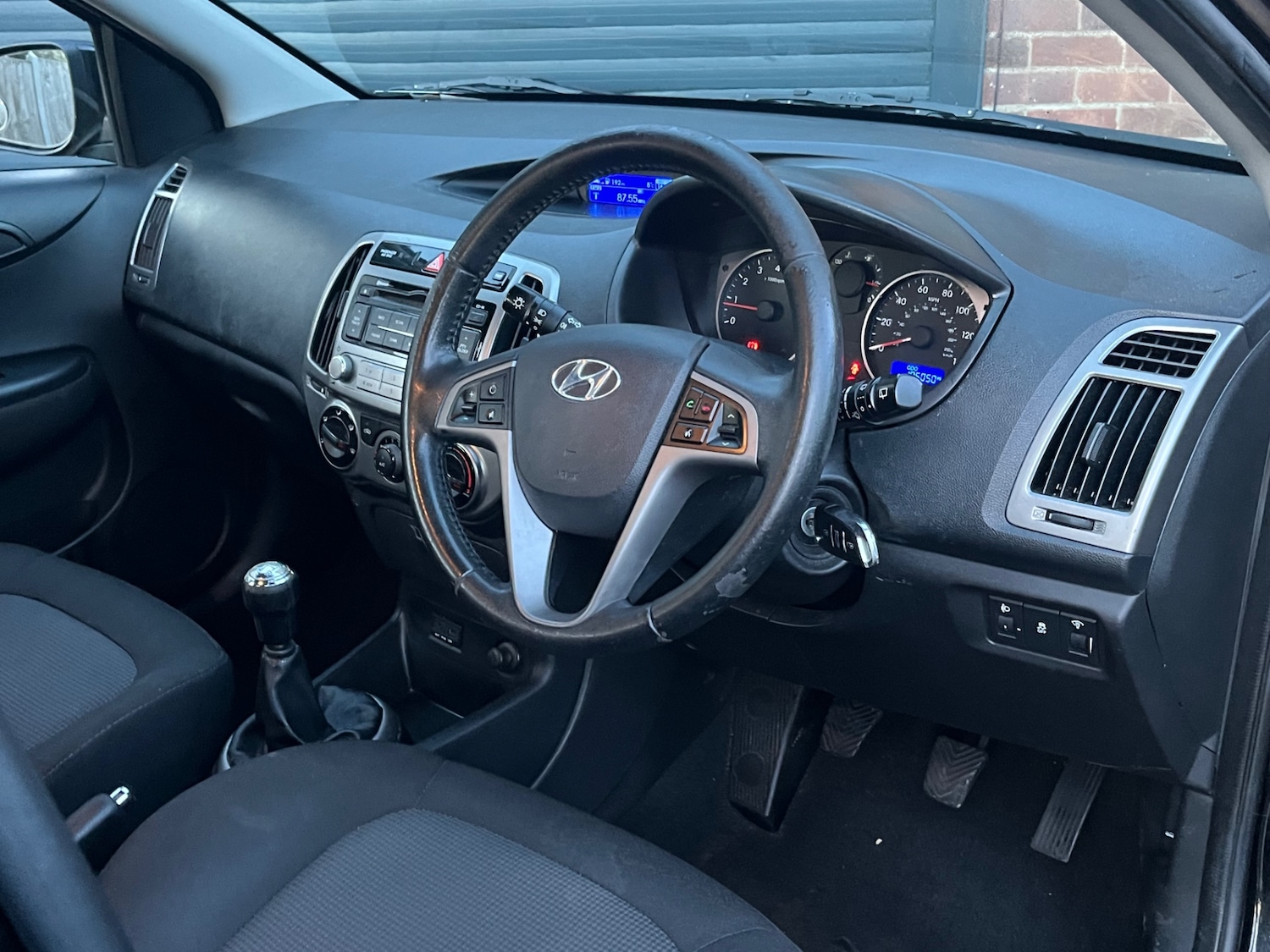 Used Hyundai i20 2013 for sale - 76798977: Photo 6