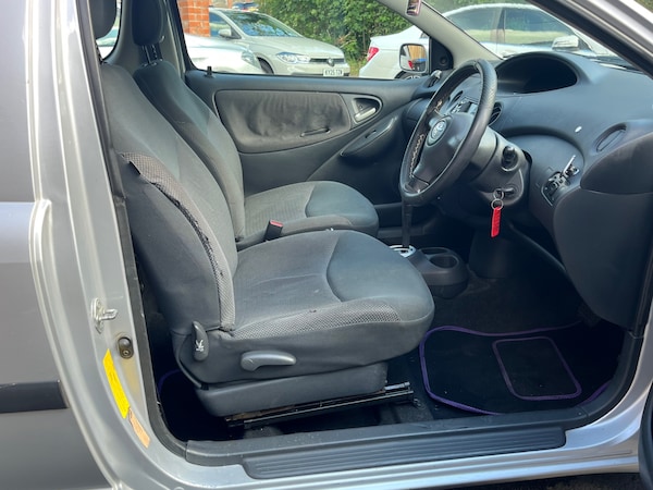 Used Toyota Yaris 2004 for sale - 75467080: Photo 5