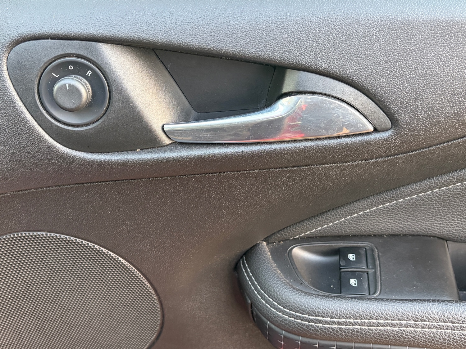 Used Vauxhall ADAM 2015 for sale - 77148610: Photo 8