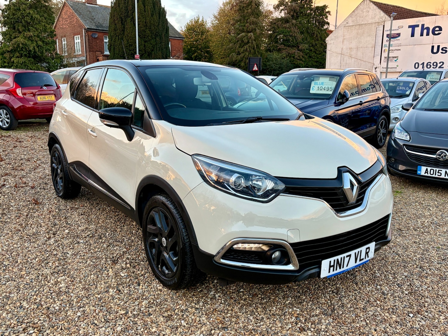 Used Renault Captur 2017 for sale - 76600148: Photo 2