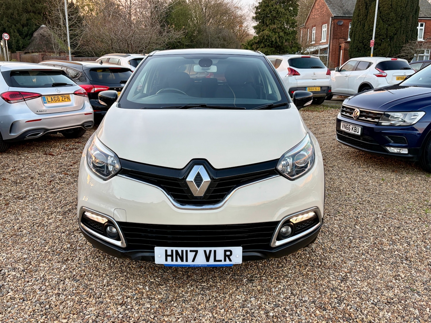 Used Renault Captur 2017 for sale - 76600148: Photo 3