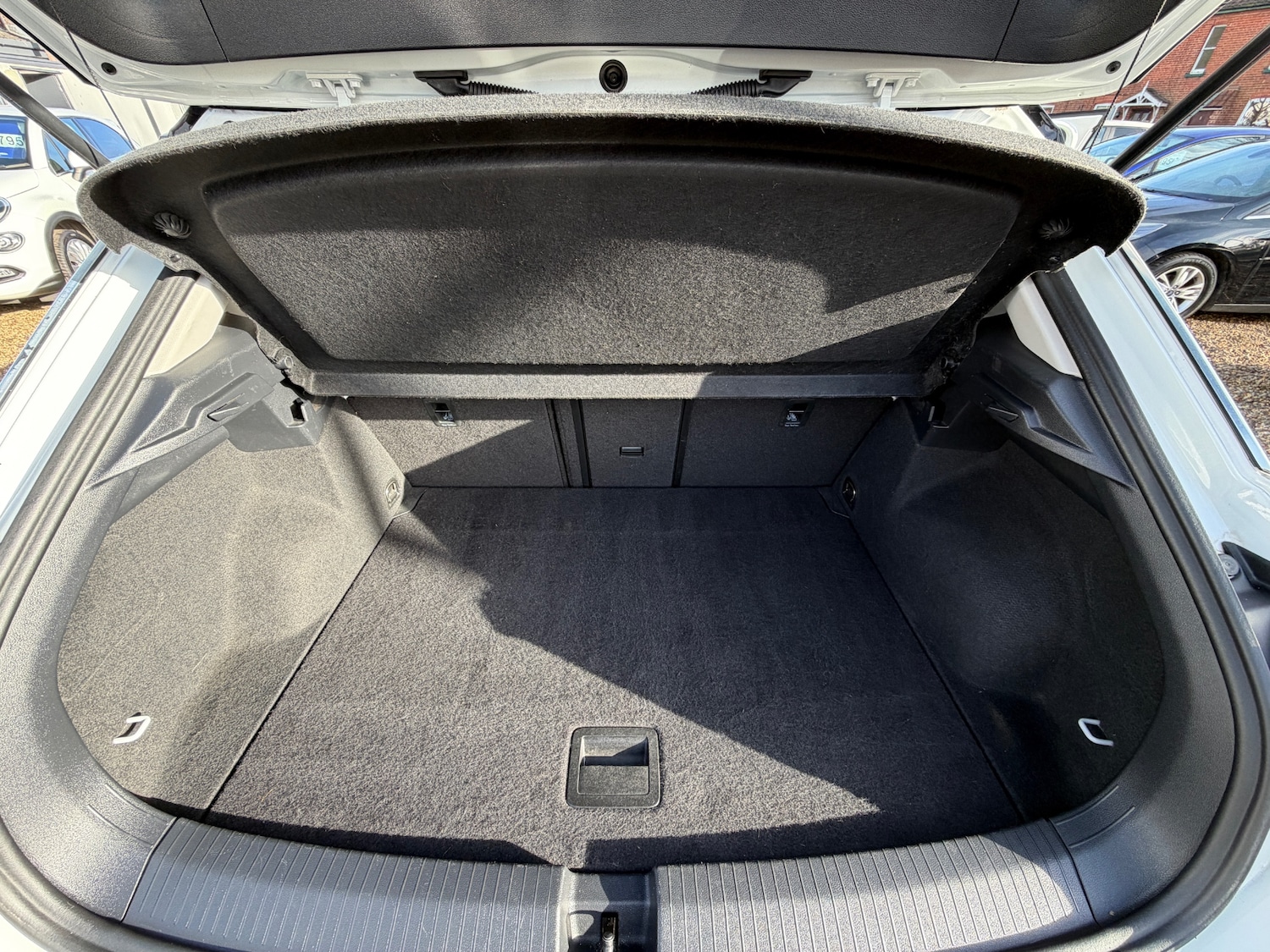 Used Volkswagen T-Roc 2018 for sale - 77592021: Photo 17