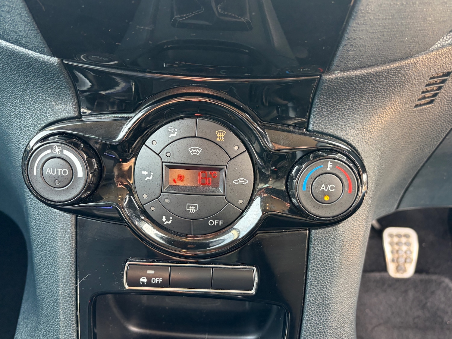 Used Ford Fiesta 2012 for sale - 77947403: Photo 12