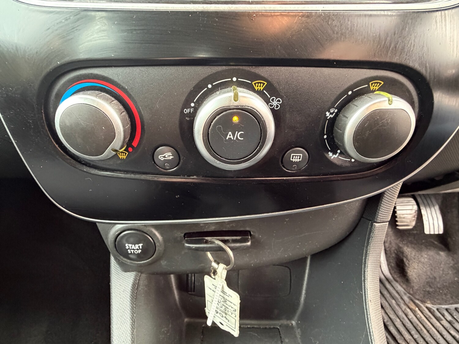 Used Renault Clio 2015 for sale - 77195908: Photo 12