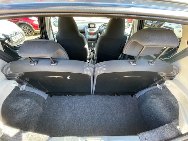 Used Toyota AYGO 2011 for sale - 76064961: Photo 13