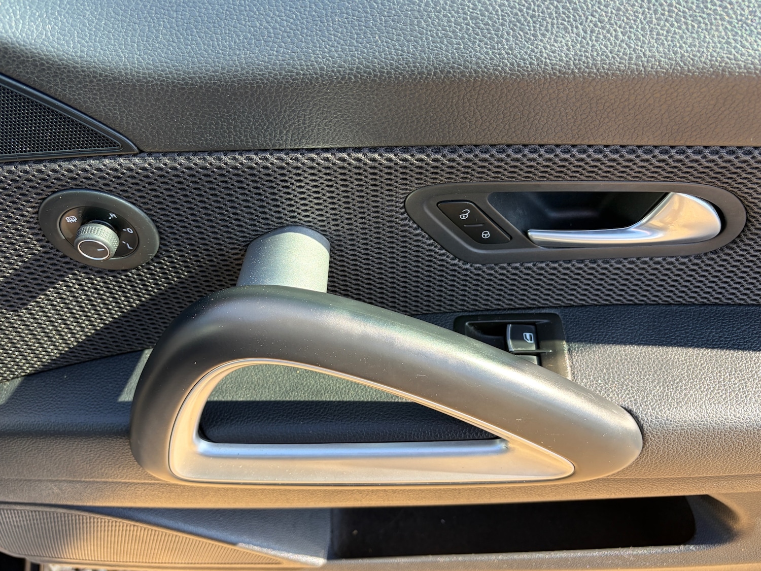 Used Volkswagen Scirocco 2017 for sale - 78151793: Photo 8