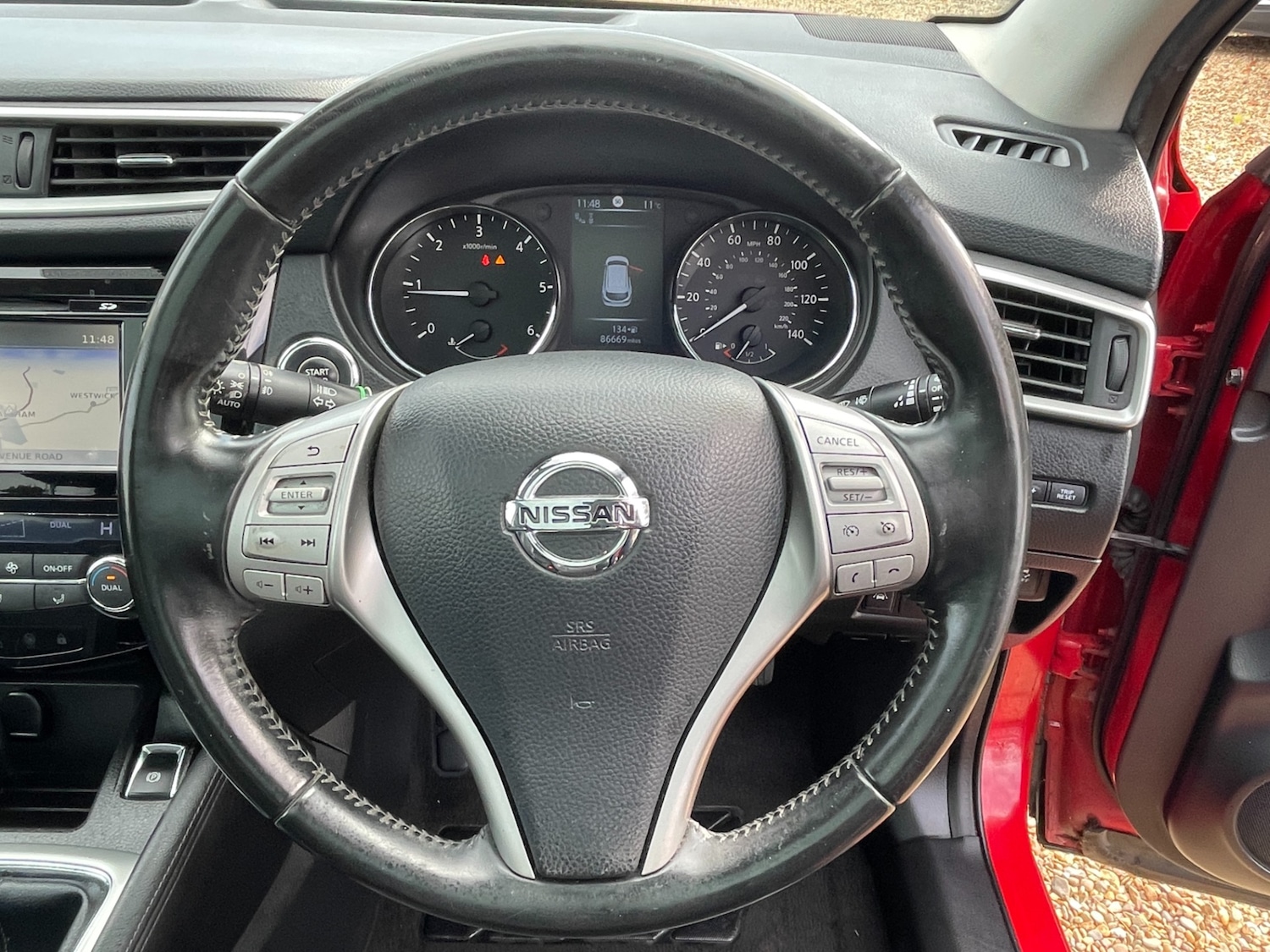 Used Nissan Qashqai 2015 for sale - 76130348: Photo 12