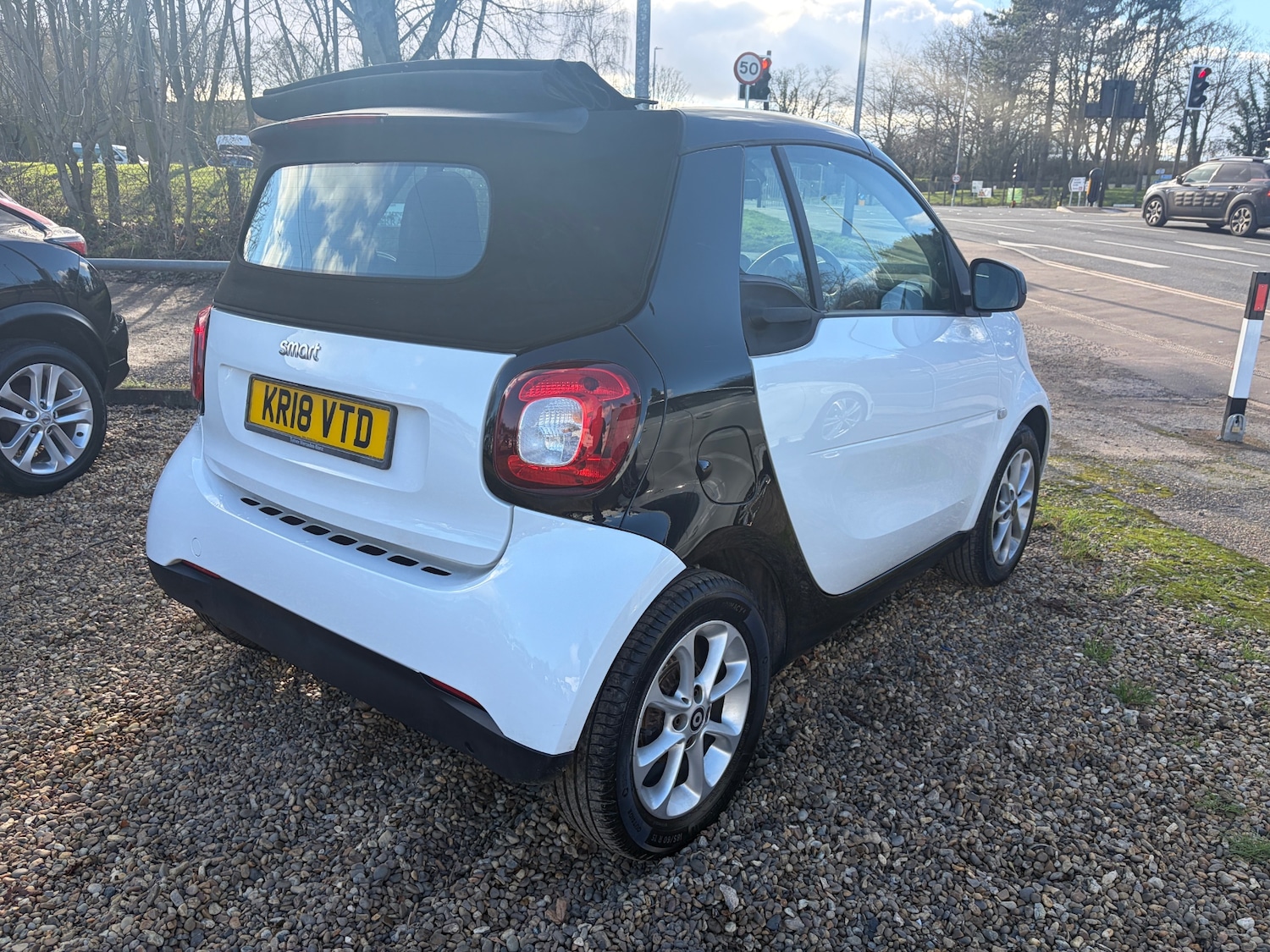 Used smart fortwo 2018 for sale - 77417680: Photo 3