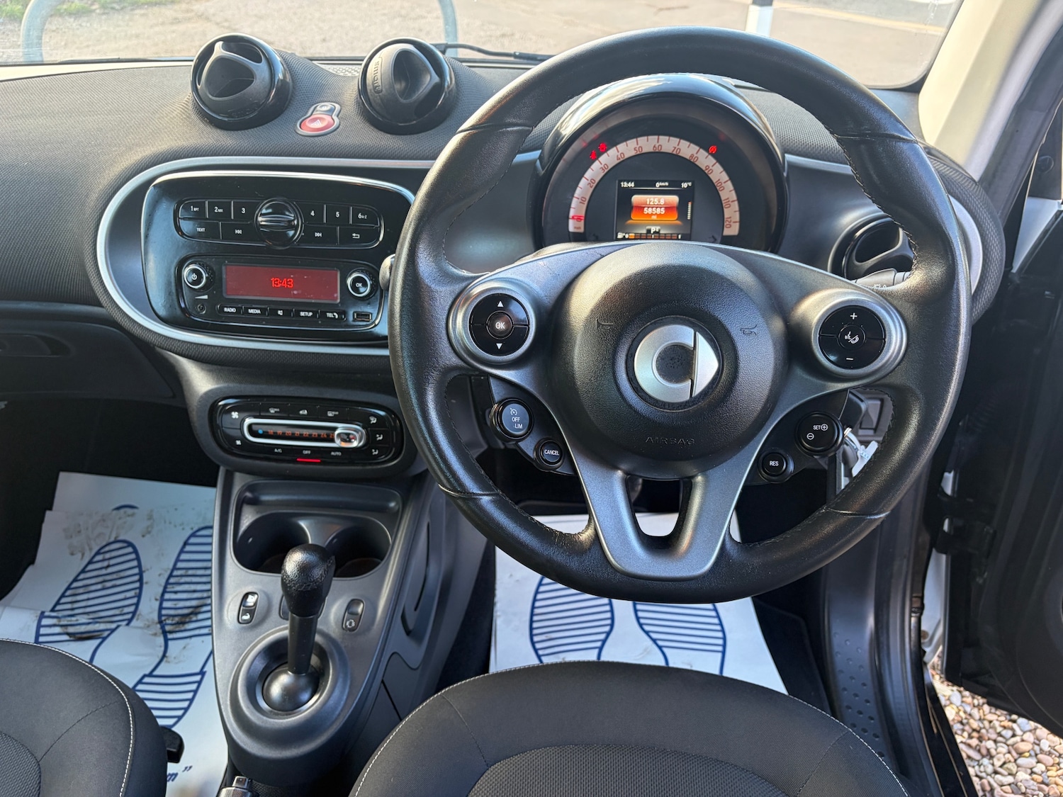 Used smart fortwo 2018 for sale - 77417680: Photo 5