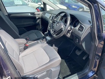 Used Volkswagen Golf SV 2015 for sale - 75394445: Photo