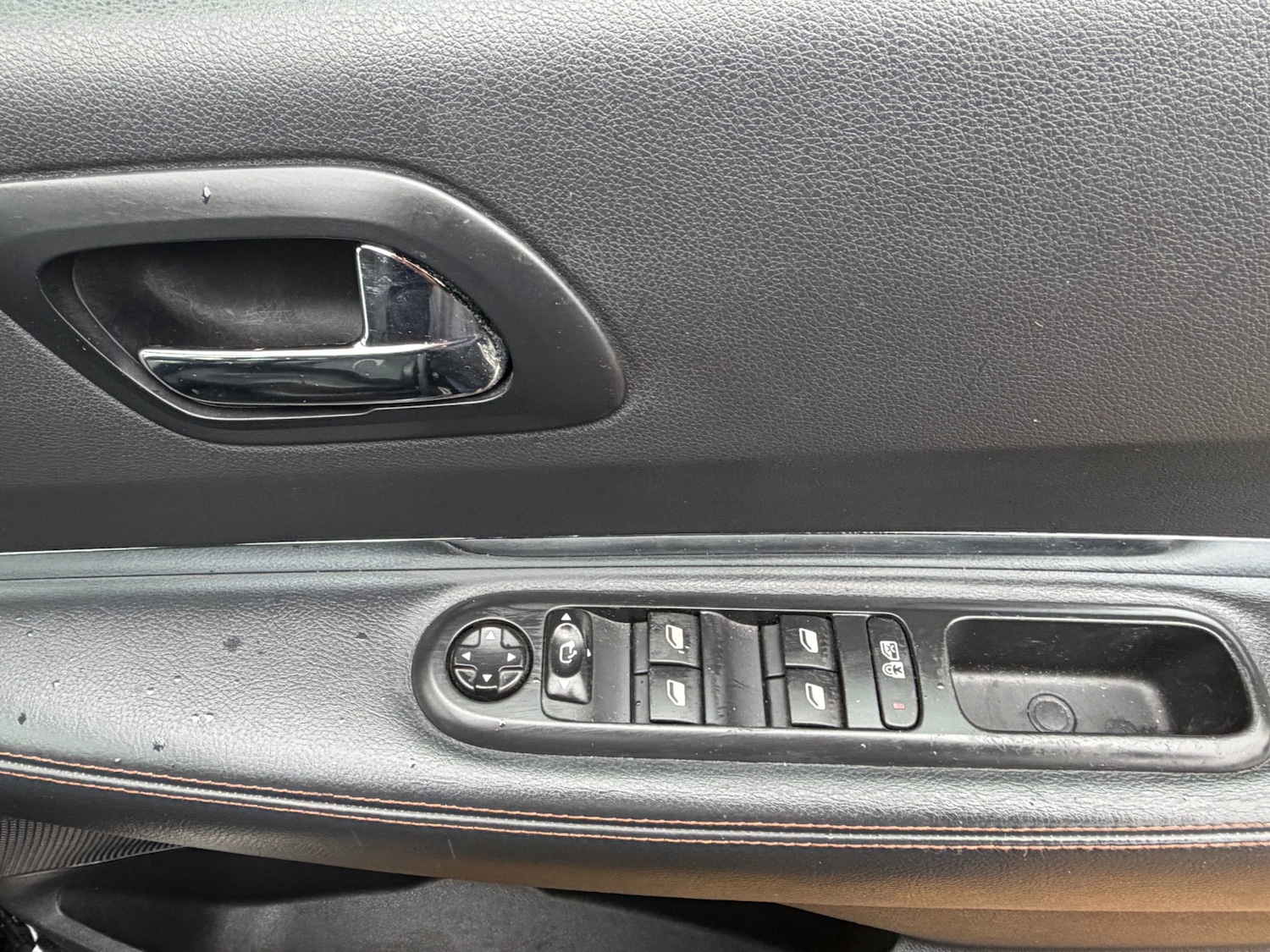 Used Peugeot 3008 2015 for sale - 76588579: Photo 9