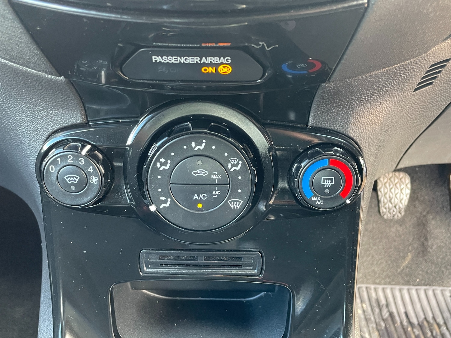 Used Ford Fiesta 2015 for sale - 76017292: Photo 12