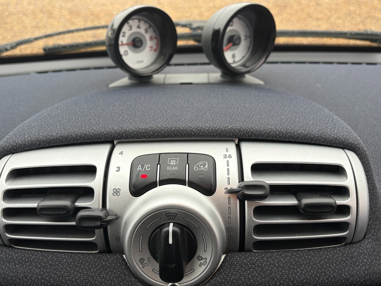 Used smart fortwo 2013 for sale - 76588560: Photo 12