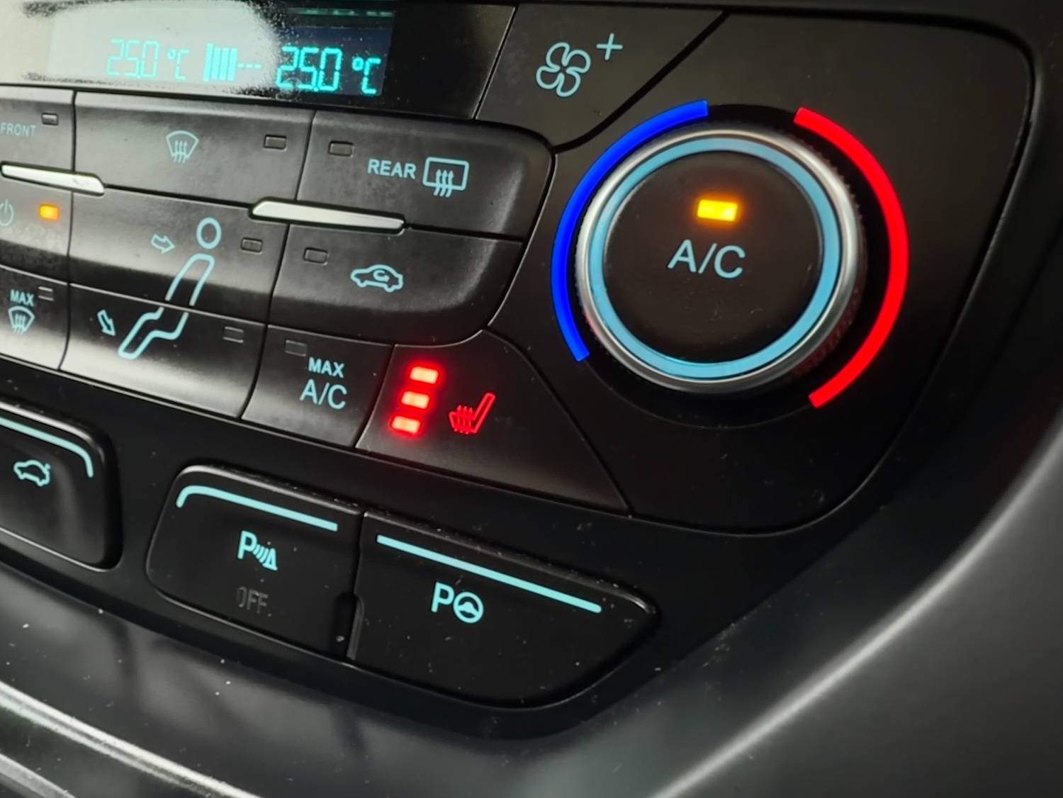 Used Ford C-Max 2015 for sale - 76637558: Photo 11