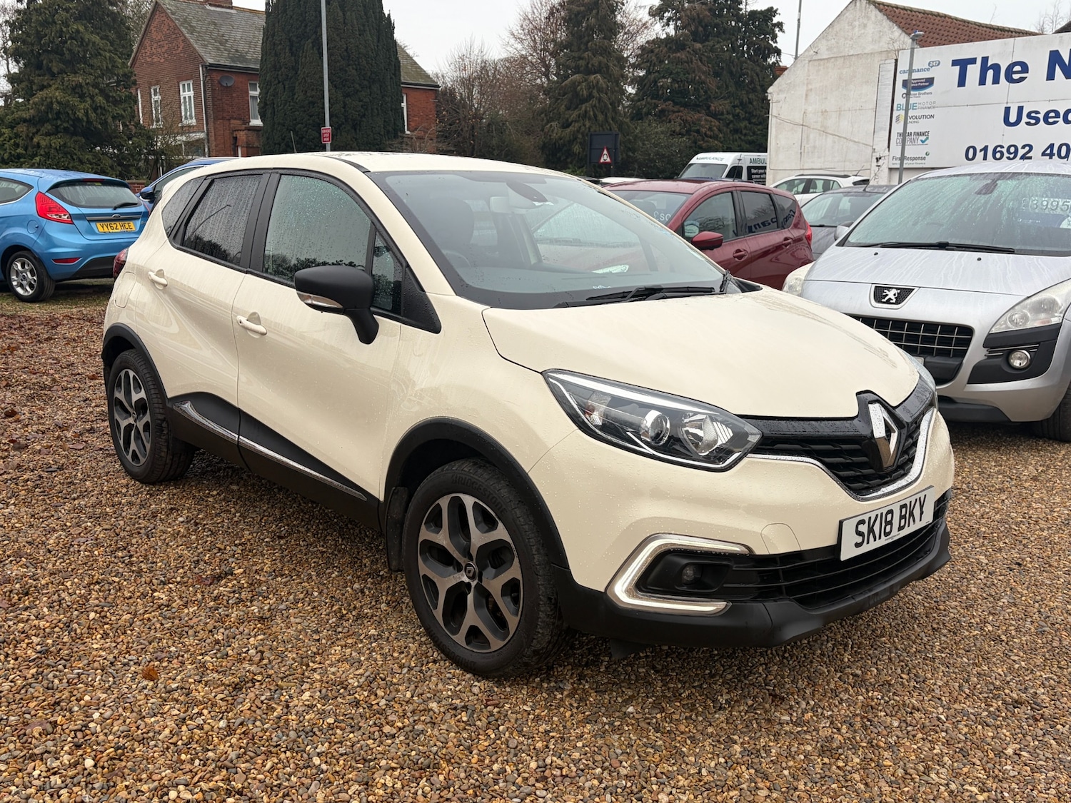 Used Renault Captur 2018 for sale - 76504646: Photo 2