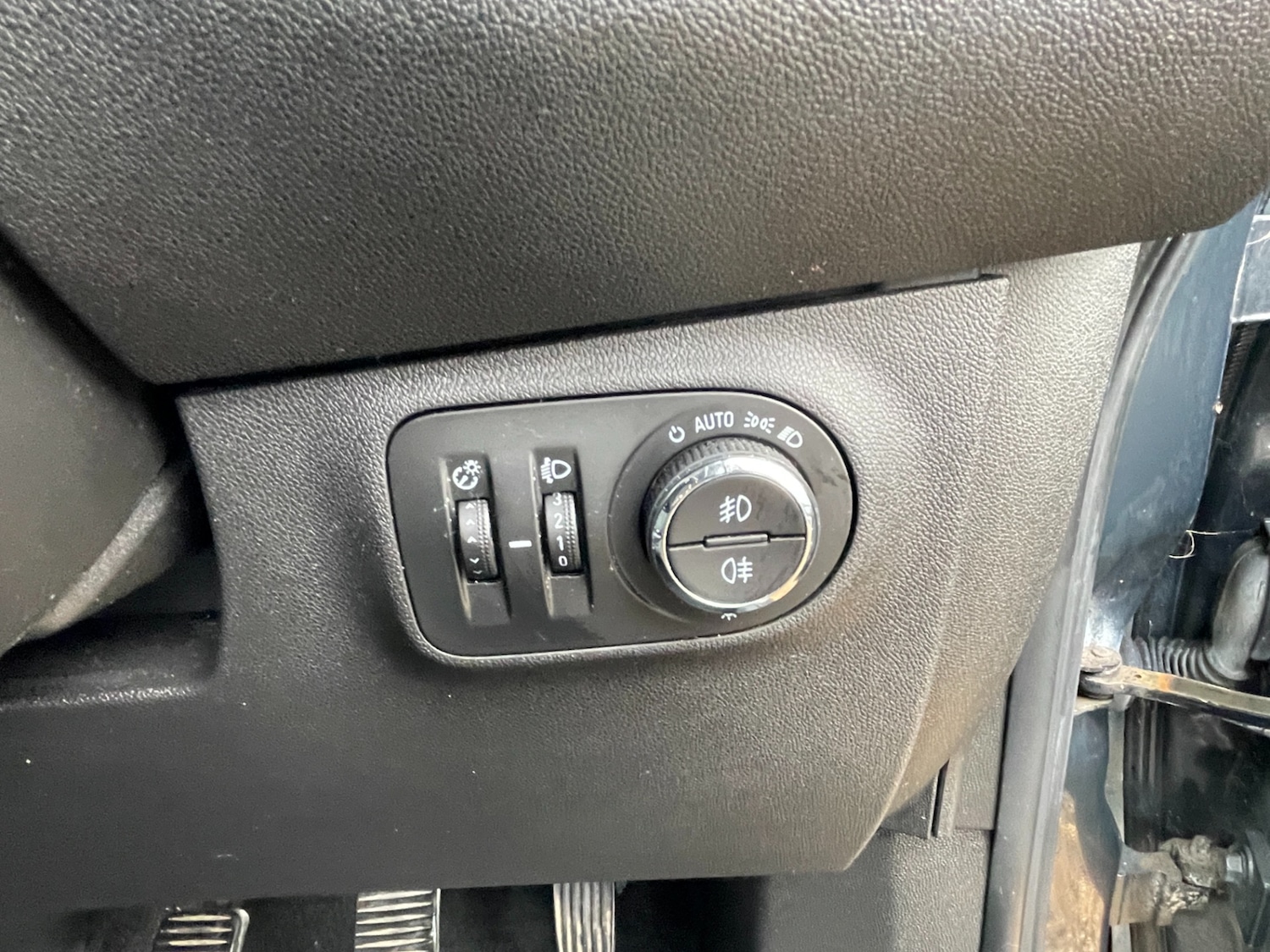 Used Vauxhall Corsa 2015 for sale - 76555230: Photo 9