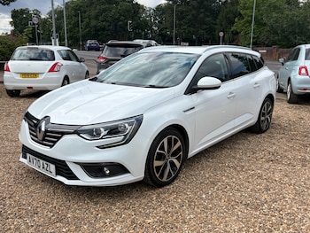 Used Renault Megane 2020 for sale - 79067293: Photo