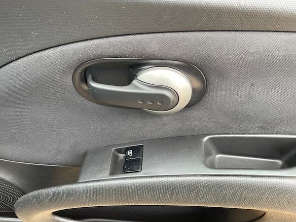 Used Nissan Micra 2010 for sale - 76037263: Photo 9