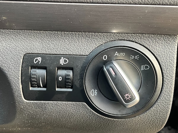 Used Volkswagen Touran 2011 for sale - 73580109: Photo 10