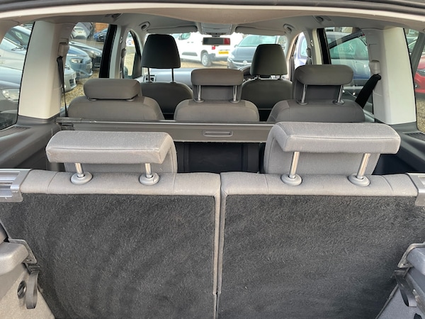Used Volkswagen Touran 2011 for sale - 73580109: Photo 16