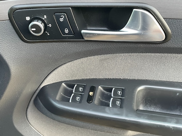 Used Volkswagen Touran 2011 for sale - 73580109: Photo 9