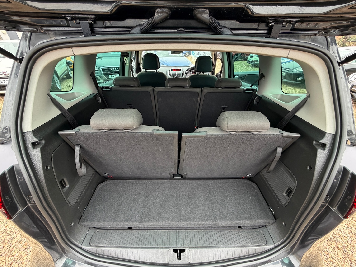 Used Vauxhall Zafira 2015 for sale - 77607002: Photo 17