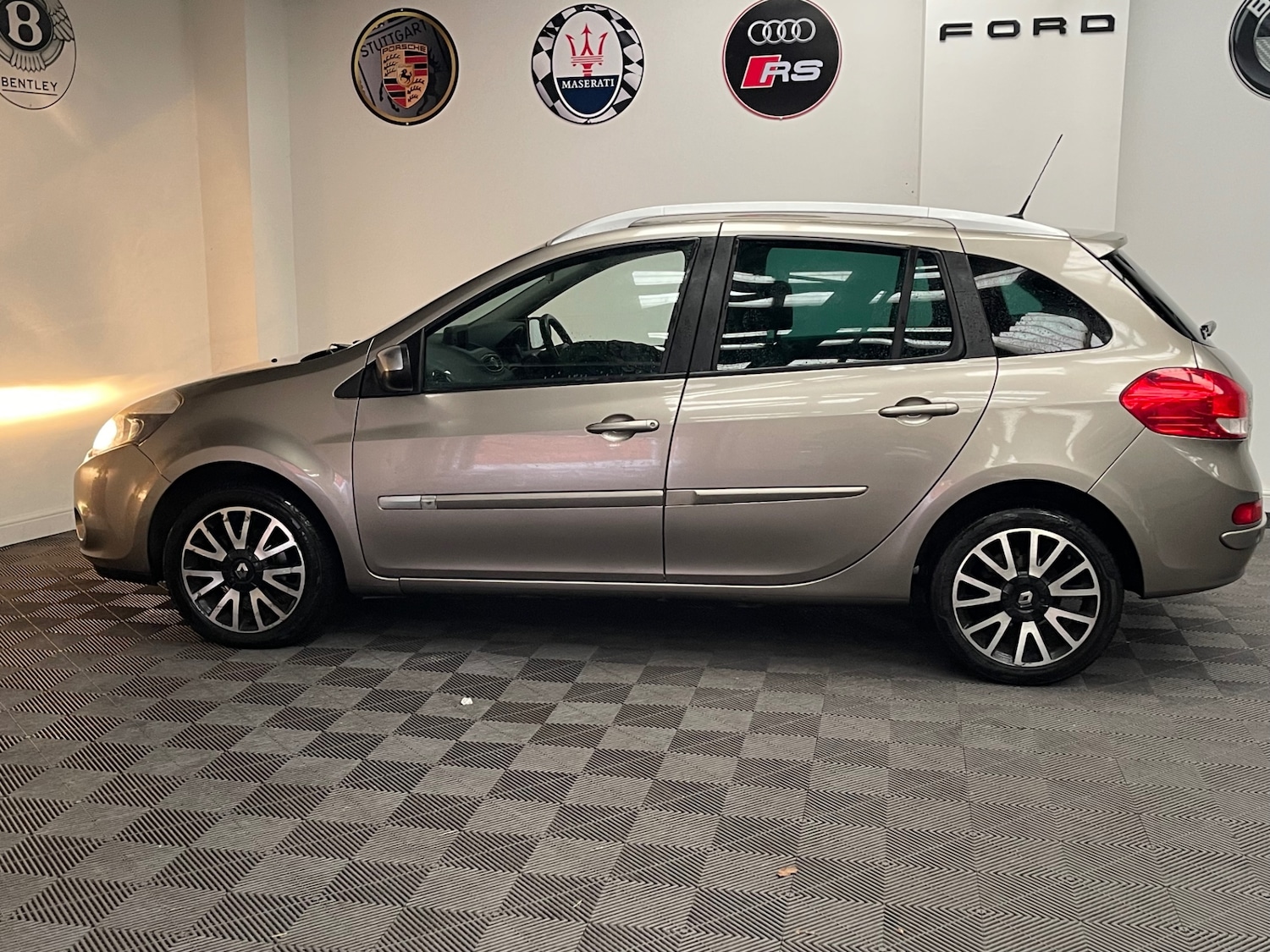 Used Renault Clio 2012 for sale - 77179977: Photo 3