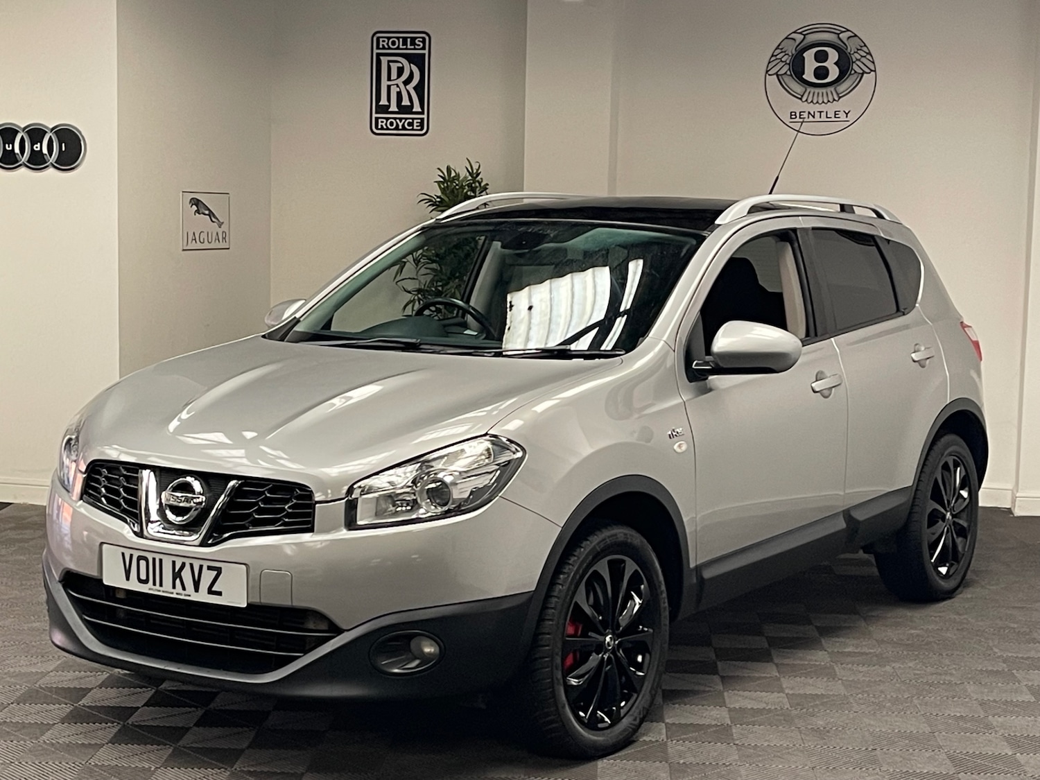 Used Nissan Qashqai 2011 for sale - 77196649: Photo 2