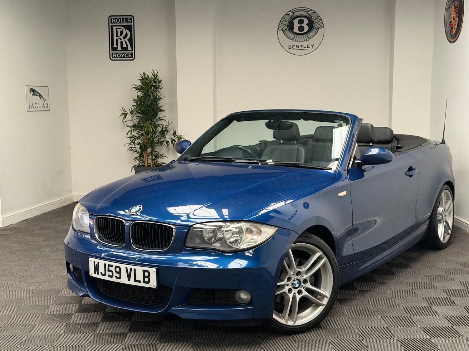 Used BMW 1 Series 2009 for sale - 77492996: Photo 2