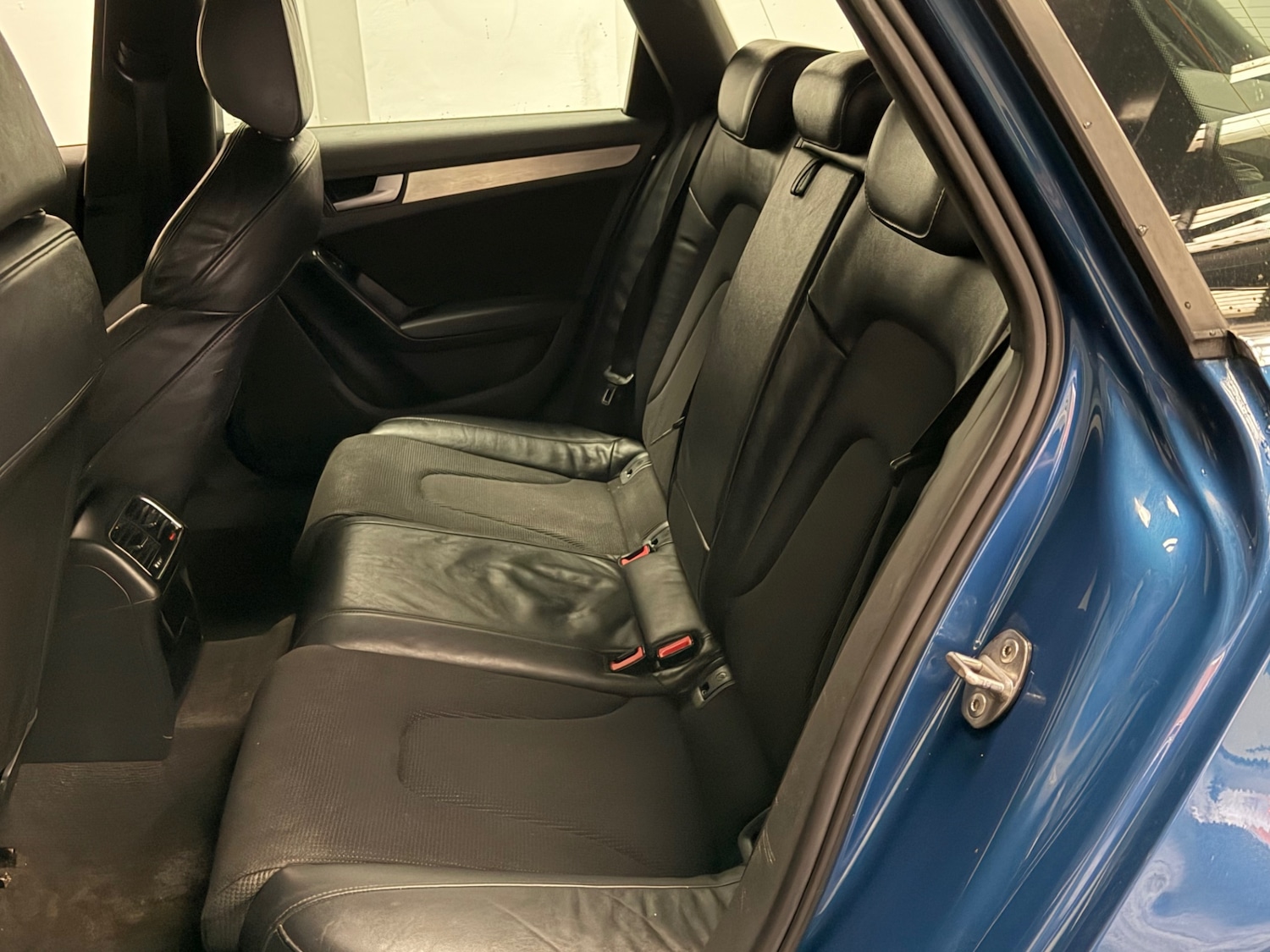 Used Audi A4 2010 for sale - 77492979: Photo 11