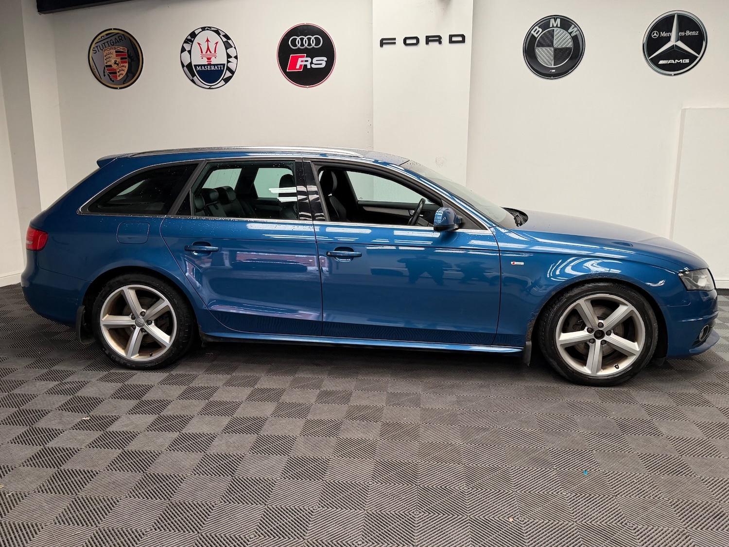 Used Audi A4 2010 for sale - 77492979: Photo 3