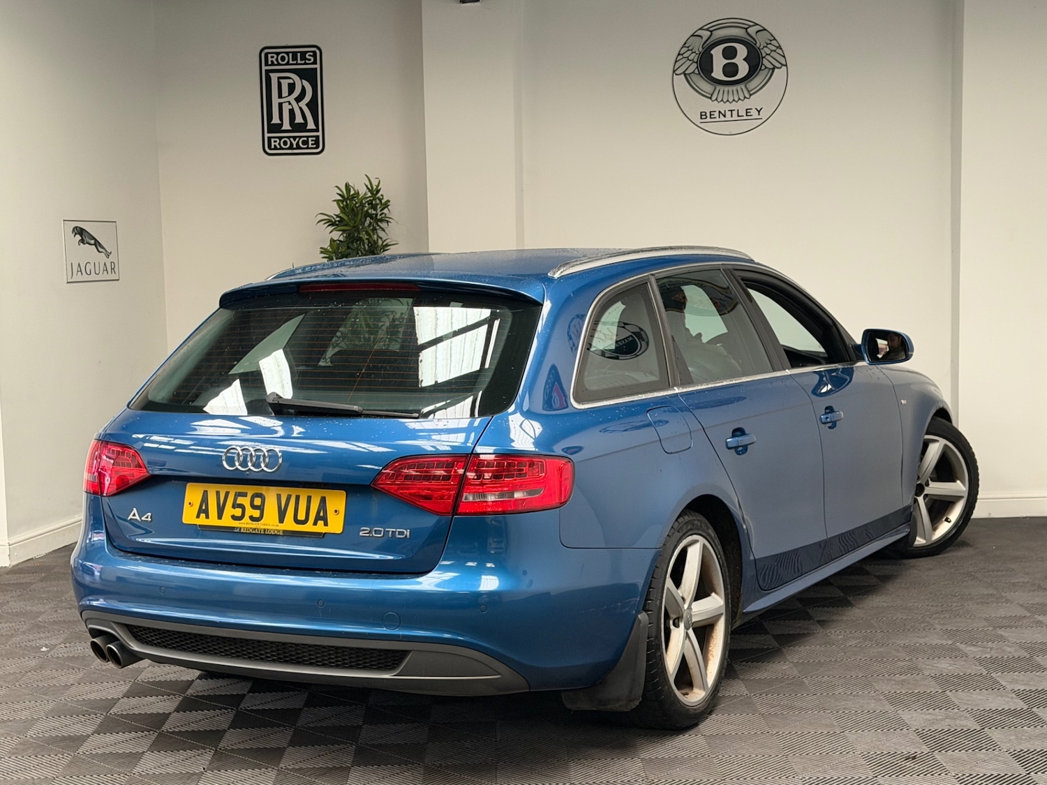 Used Audi A4 2010 for sale - 77492979: Photo 7