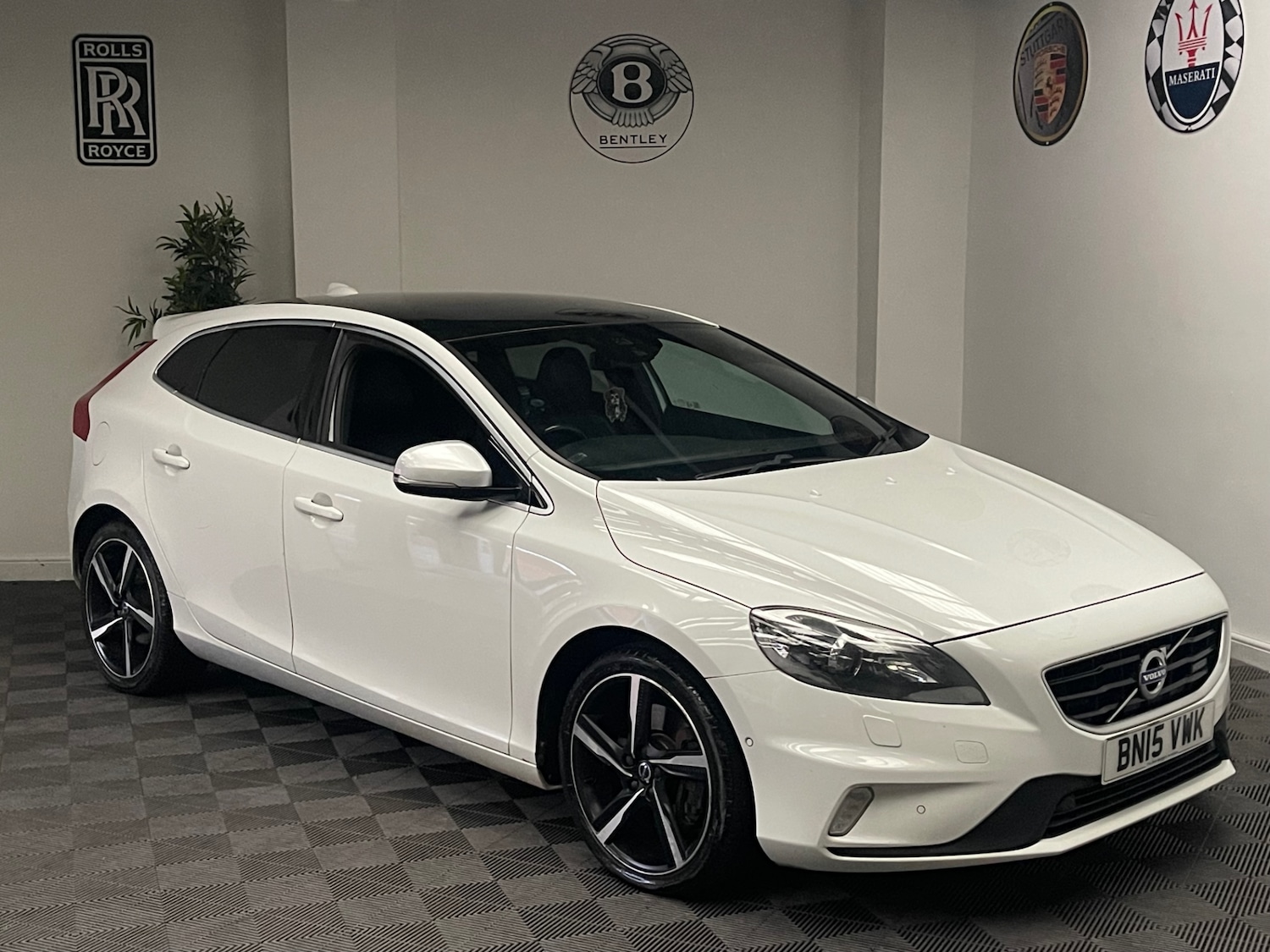 Used Volvo V40 2015 for sale - 77062325: Photo 13