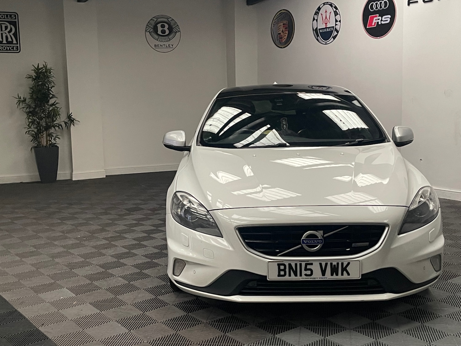 Used Volvo V40 2015 for sale - 77062325: Photo 15