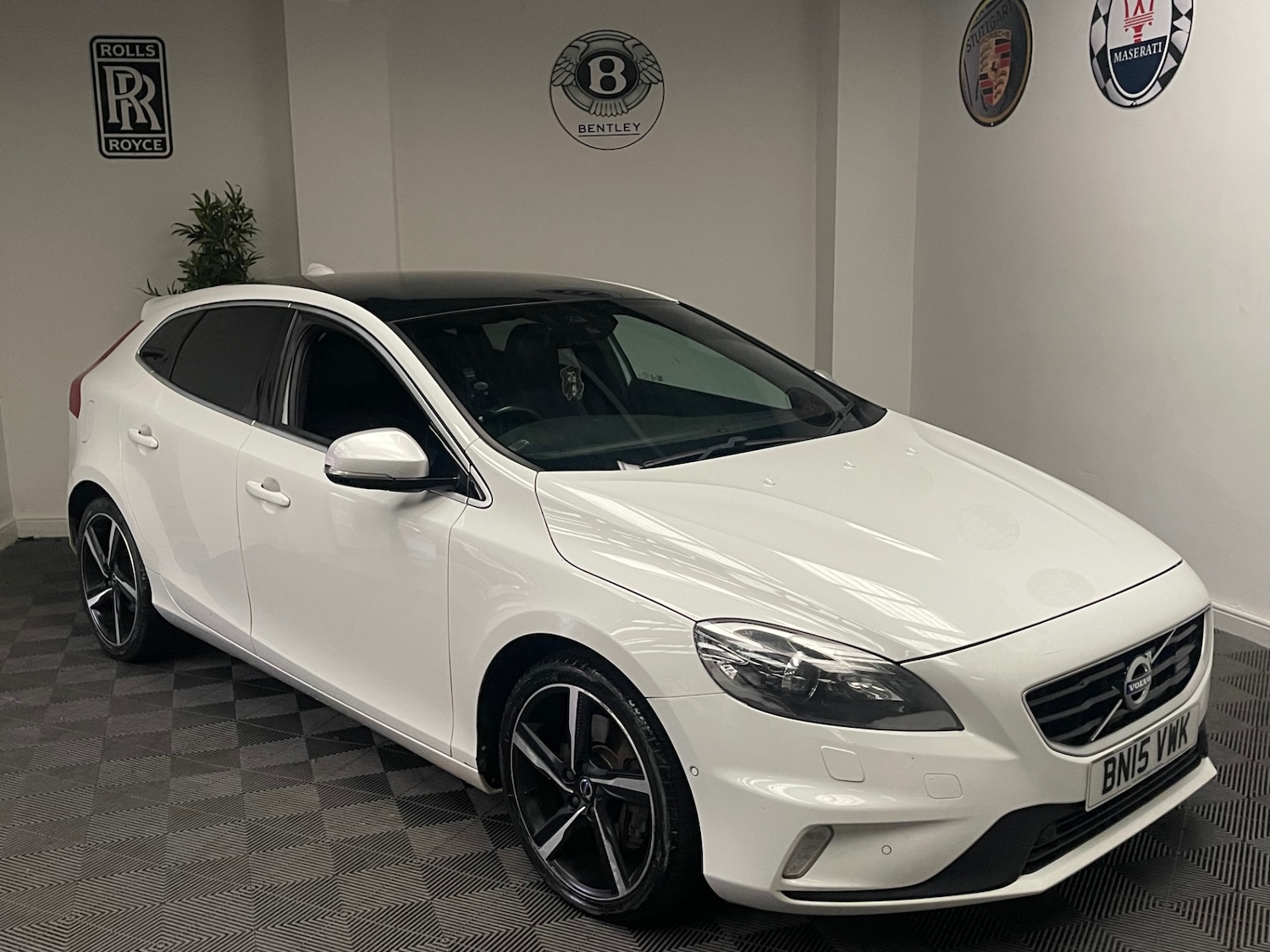 Used Volvo V40 2015 for sale - 77062325: Photo 17