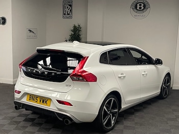 Used Volvo V40 2015 for sale - 77062325: Photo