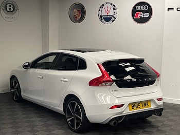 Used Volvo V40 2015 for sale - 77062325: Photo