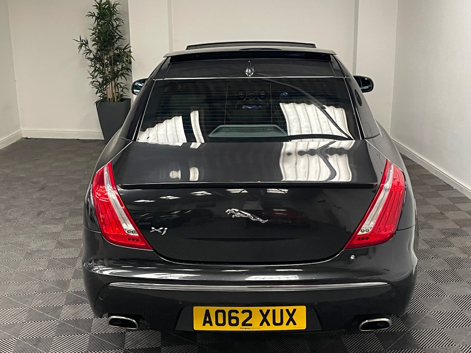 Used Jaguar XJ 2013 for sale - 76057878: Photo 14